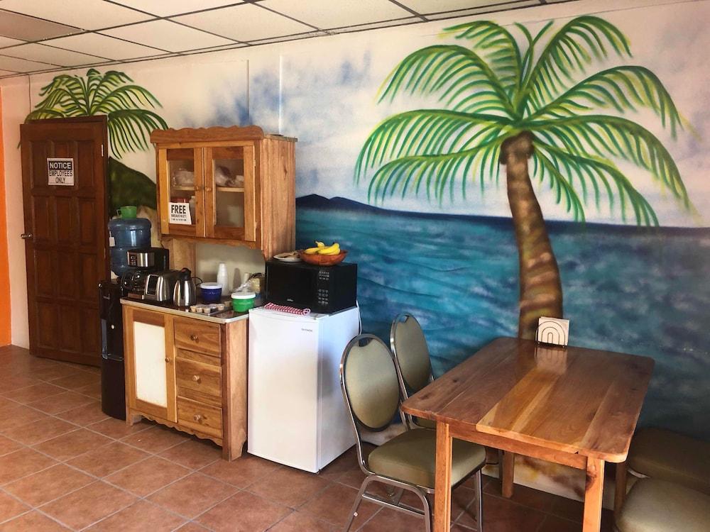 The Bakadeer Inn Belize City Exterior photo